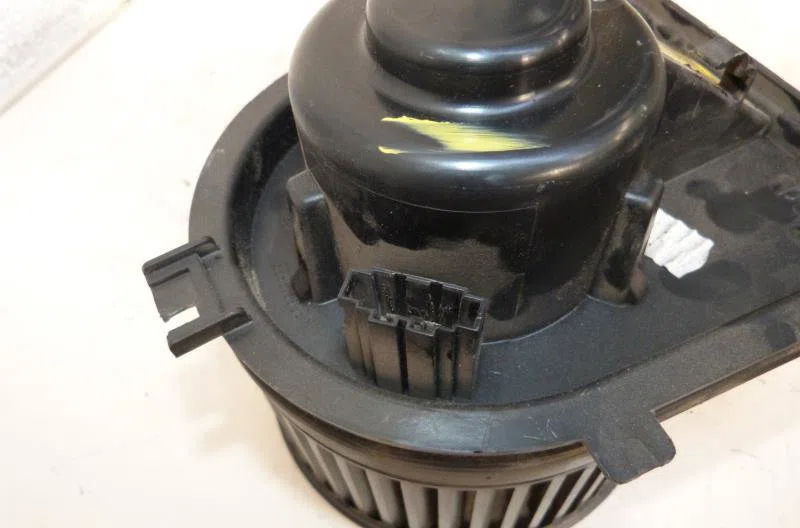 Moteur ventilateur chauffage VOLKSWAGEN GOLF 4 occasion
