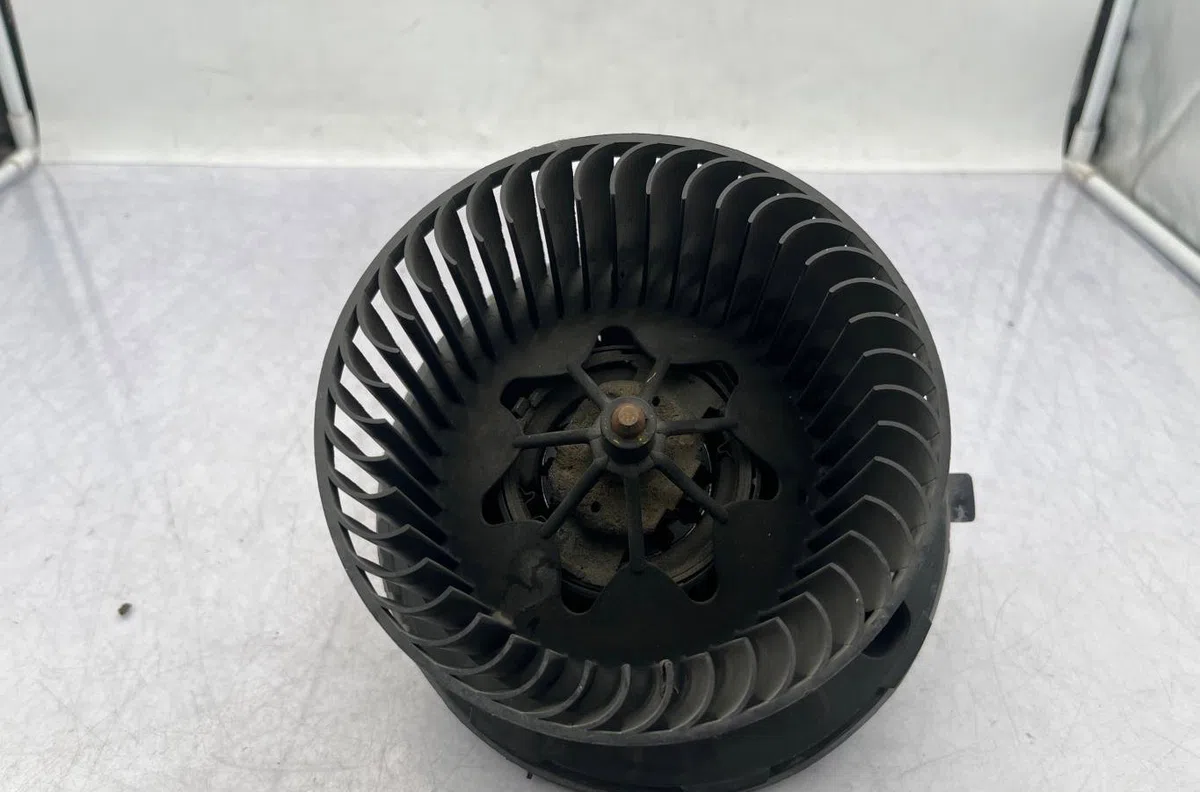 Moteur ventilateur chauffage VOLKSWAGEN GOLF 5 occasion