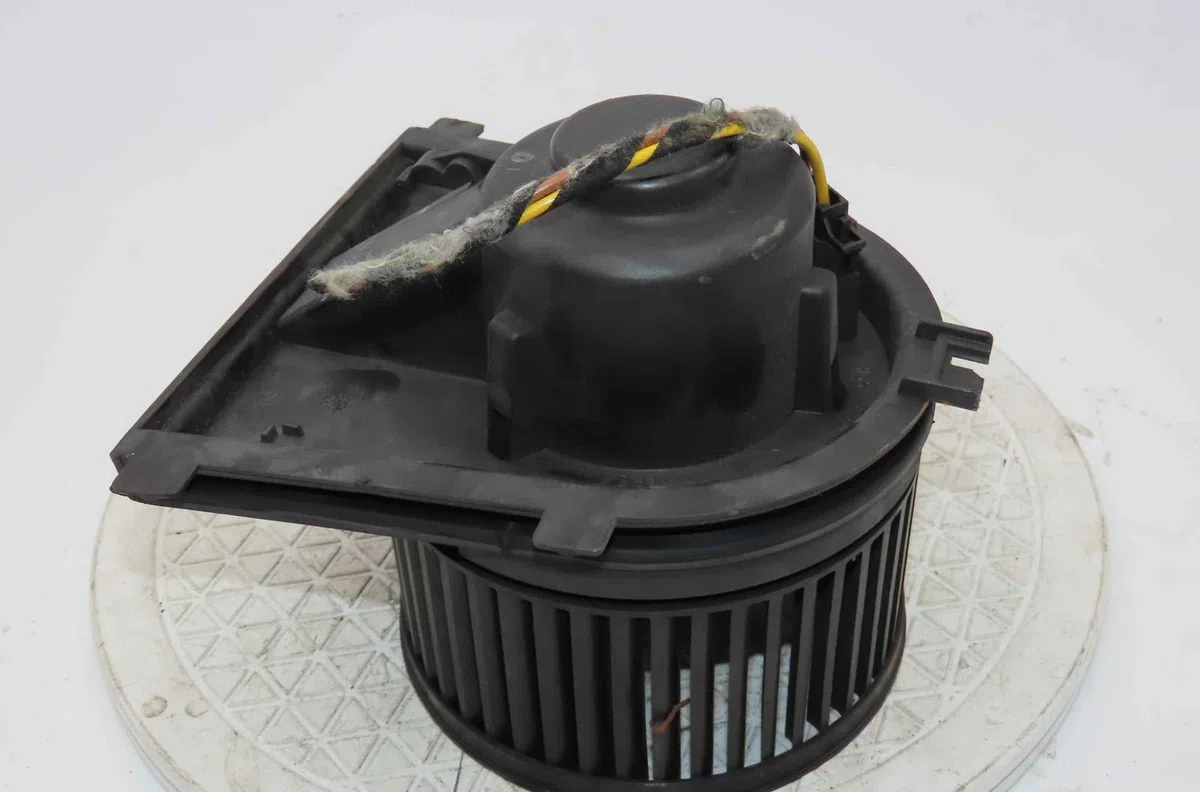 Moteur ventilateur chauffage VOLKSWAGEN GOLF IV occasion