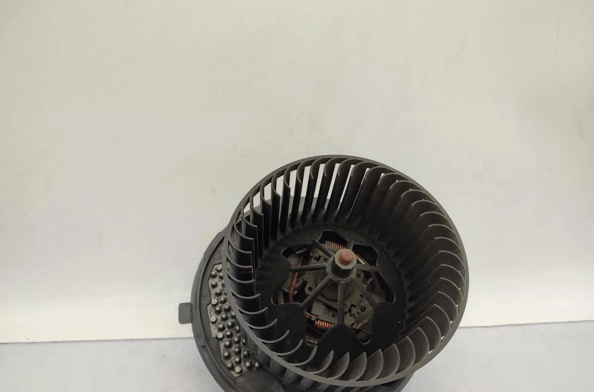 Moteur ventilateur chauffage VOLKSWAGEN GOLF PLUS PHASE 1 occasion