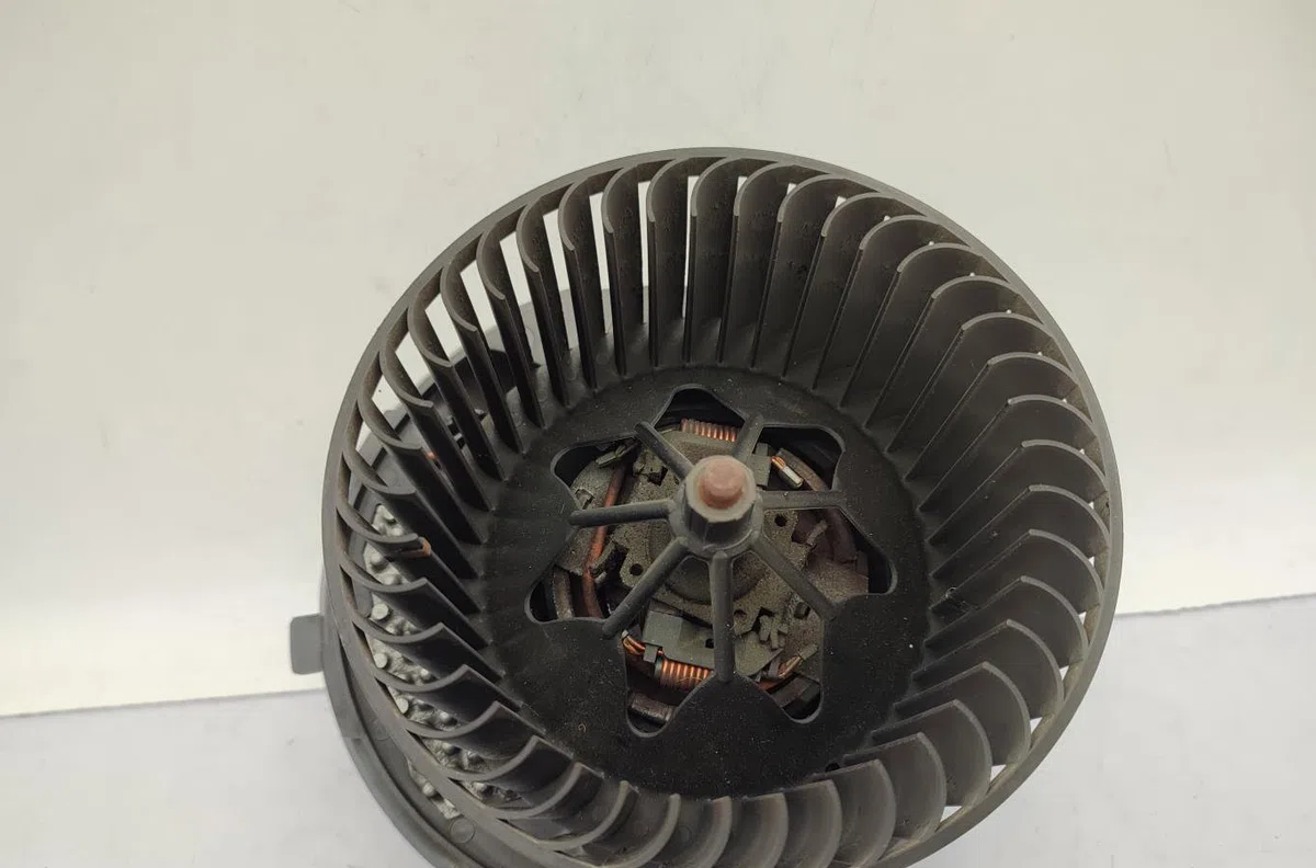 Moteur ventilateur chauffage VOLKSWAGEN GOLF PLUS PHASE 1 occasion
