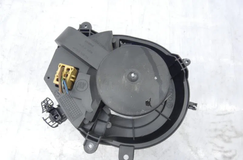 Moteur ventilateur chauffage VOLKSWAGEN PASSAT 4 PHASE 2 BREAK occasion