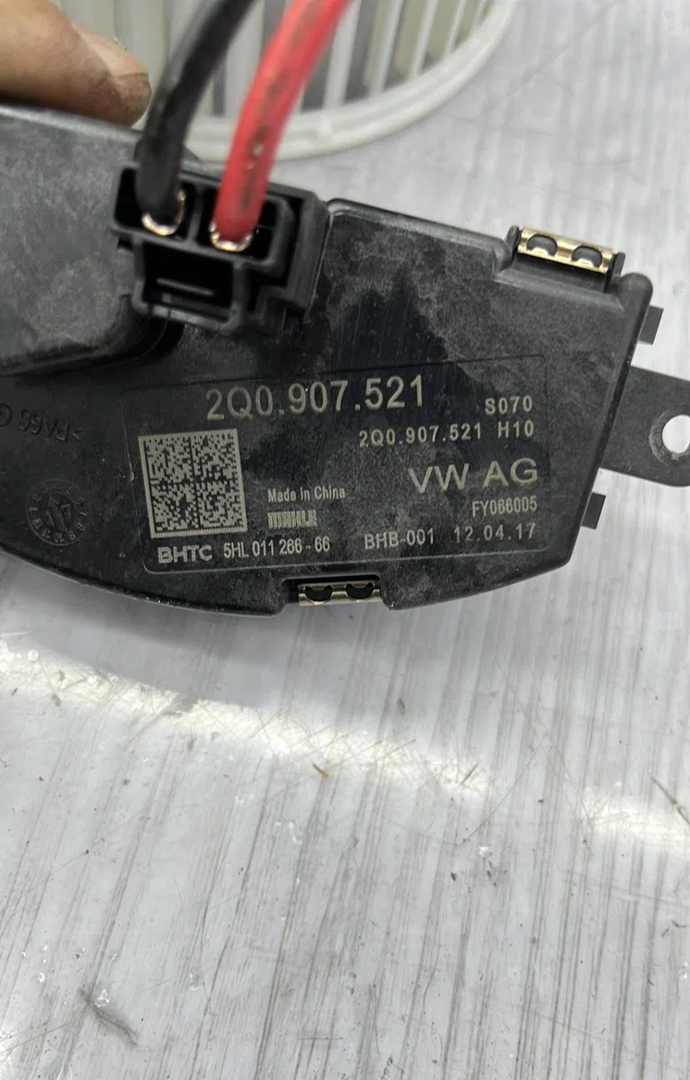 Moteur ventilateur chauffage VOLKSWAGEN POLO 6 PHASE 1 occasion