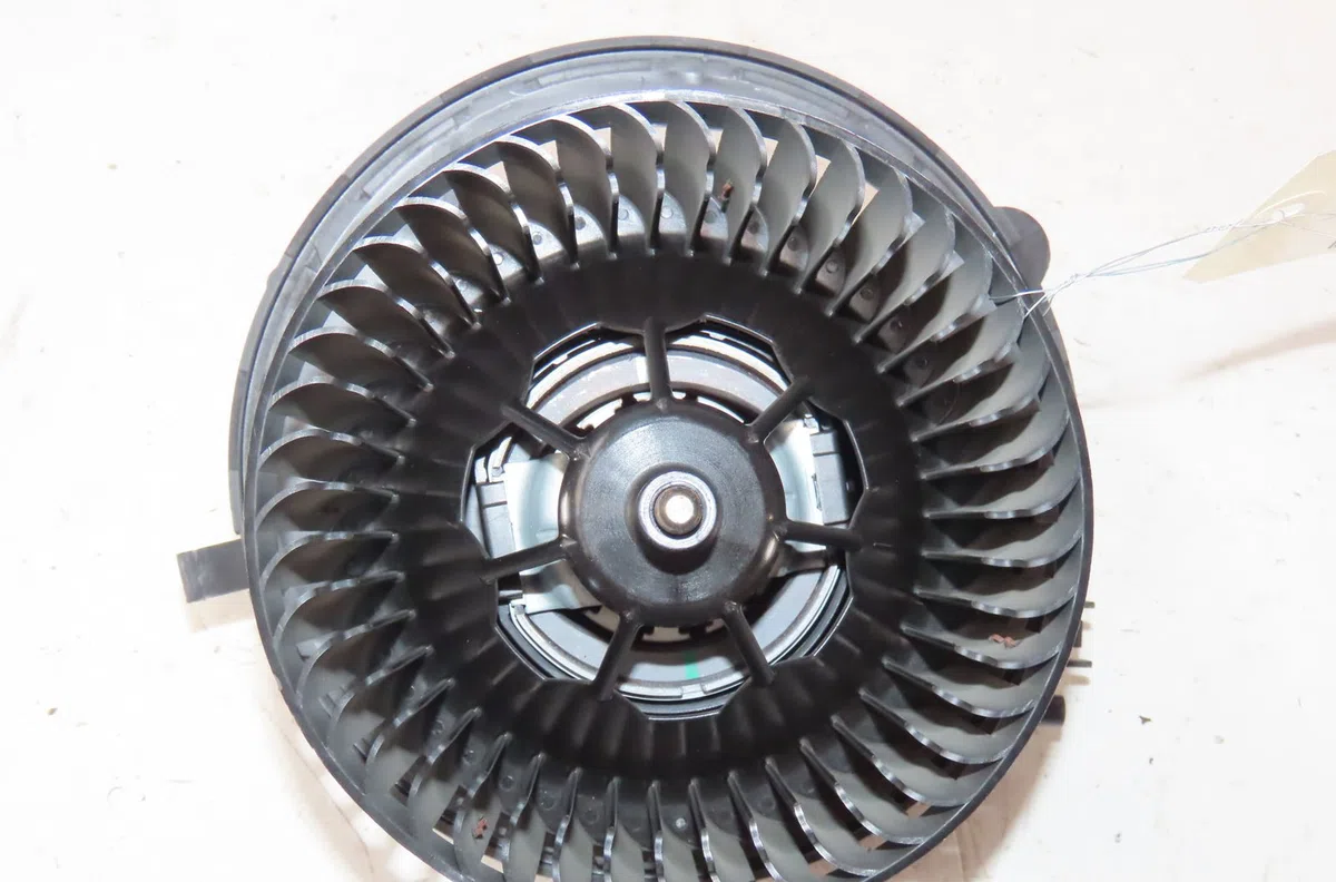 Moteur ventilateur chauffage Volkswagen TIGUAN (AD1, AX1) 1.4 ehybrid (2020) occasion