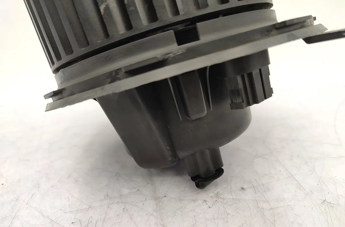 Moteur ventilateur chauffage VOLKSWAGEN TOURAN 1 PHASE 2 occasion