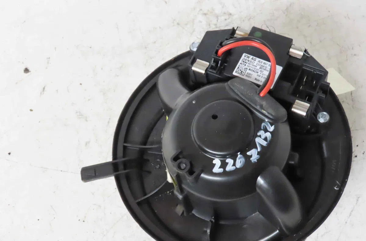 Moteur ventilateur chauffage VOLKSWAGEN TOURAN II occasion