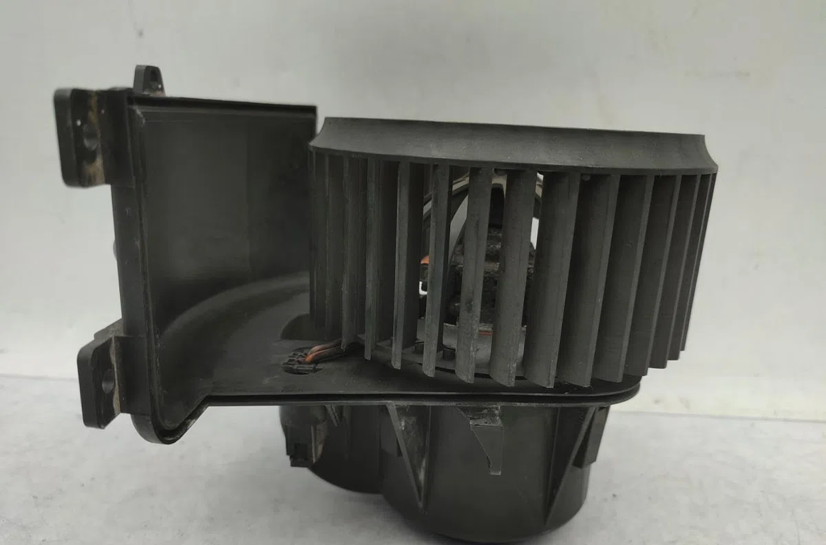 Moteur ventilateur chauffage VOLKSWAGEN TRANSPORTER 5 PHASE 1 occasion