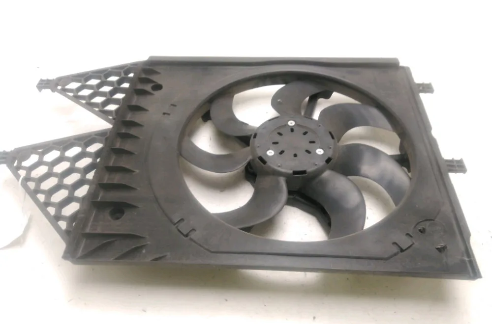 Moteur ventilateur radiateur Audi A1 (8X1, 8XK) 1.2 tfsi (2010-2015) occasion