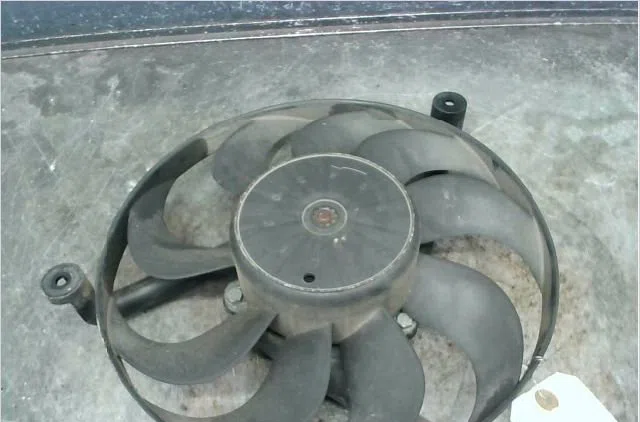Moteur ventilateur radiateur Audi A3 (8L1) 1.6 (1996-2003) occasion