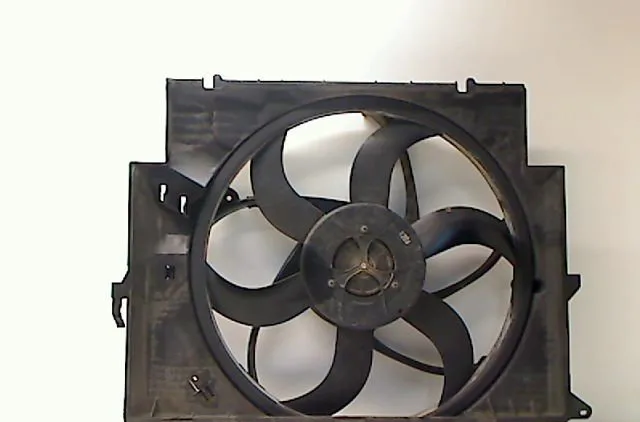 Moteur ventilateur radiateur BMW SERIE 1 2005 occasion