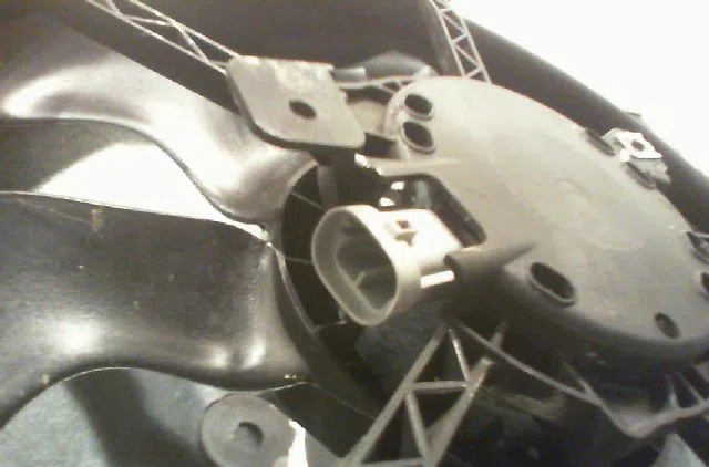 Moteur ventilateur radiateur DACIA DUSTER occasion