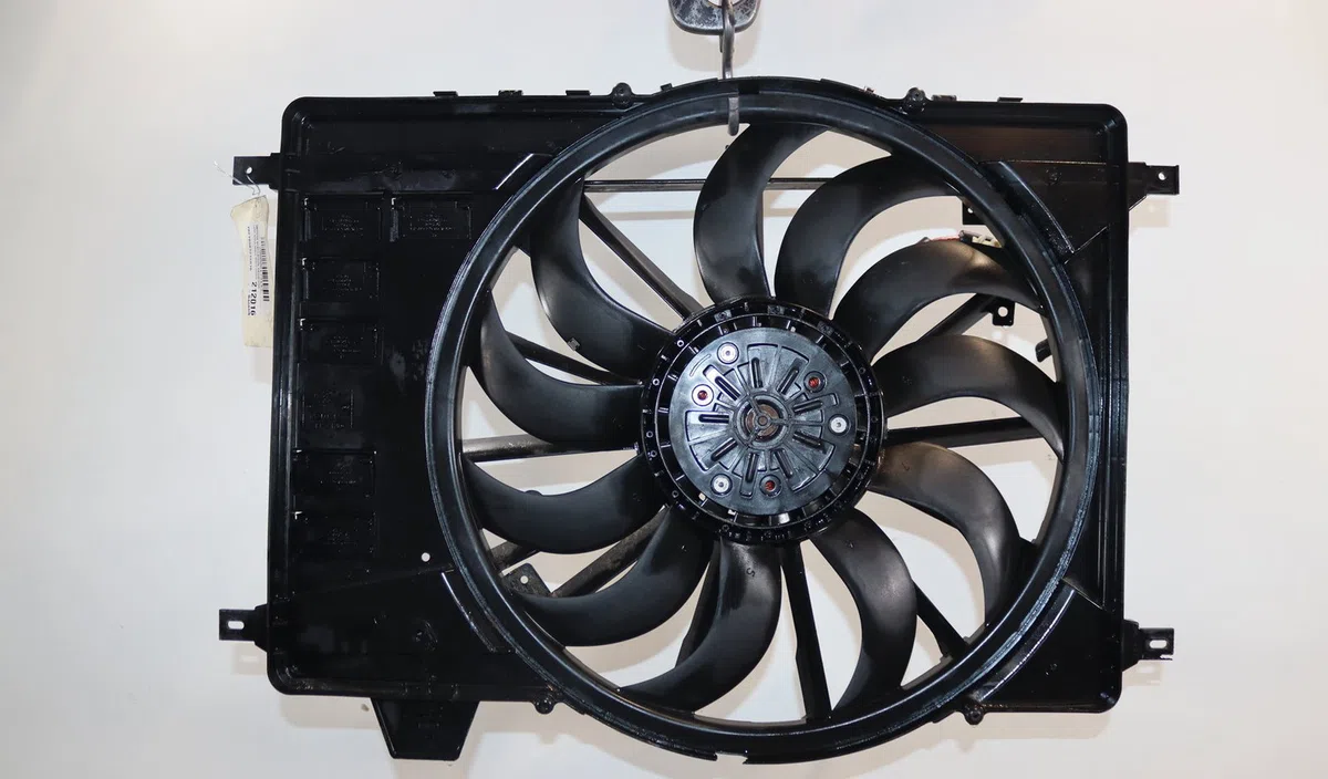 Moteur ventilateur radiateur Land rover RANGE ROVER EVOQUE (L538) 2.0 d 4x4 (2015-2019) occasion