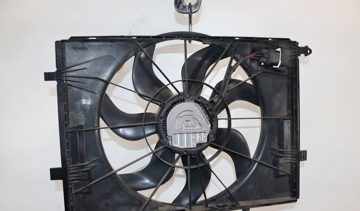Moteur ventilateur radiateur Mercedes-benz CLASSE E (W213) E 200 d (213.013) (2016) 4 portes occasion