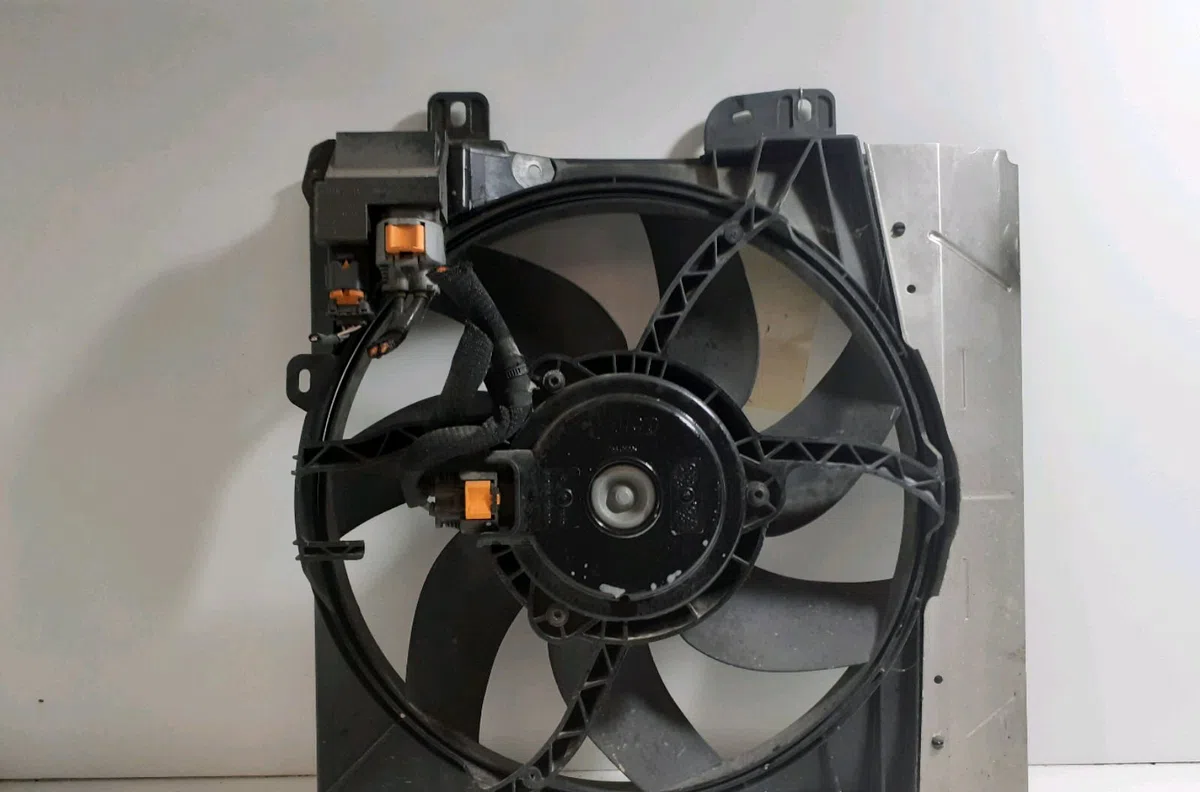 Moteur ventilateur radiateur Peugeot 208 I (CA_, CC_) 1.4 hdi (2012) 3 portes occasion