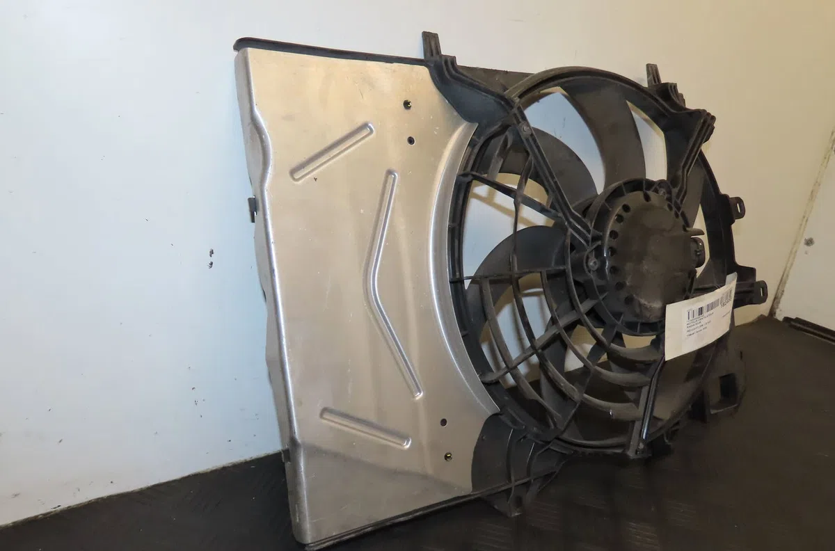 Moteur ventilateur radiateur Peugeot 208 I (CA_, CC_) 1.6 bluehdi 100 (2015) 5 portes occasion
