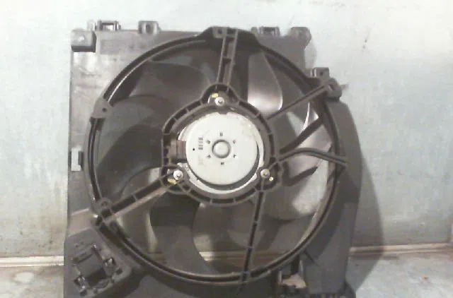 Moteur ventilateur radiateur RENAULT CLIO III Phase 1 09-2005--03-2009 occasion