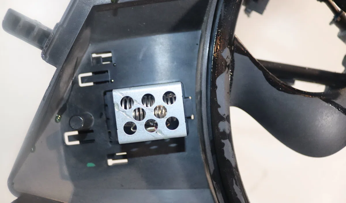 Moteur ventilateur radiateur Renault CLIO V (B7_) 1.5 blue dci 85 (b7ag) (2019) 5 portes occasion