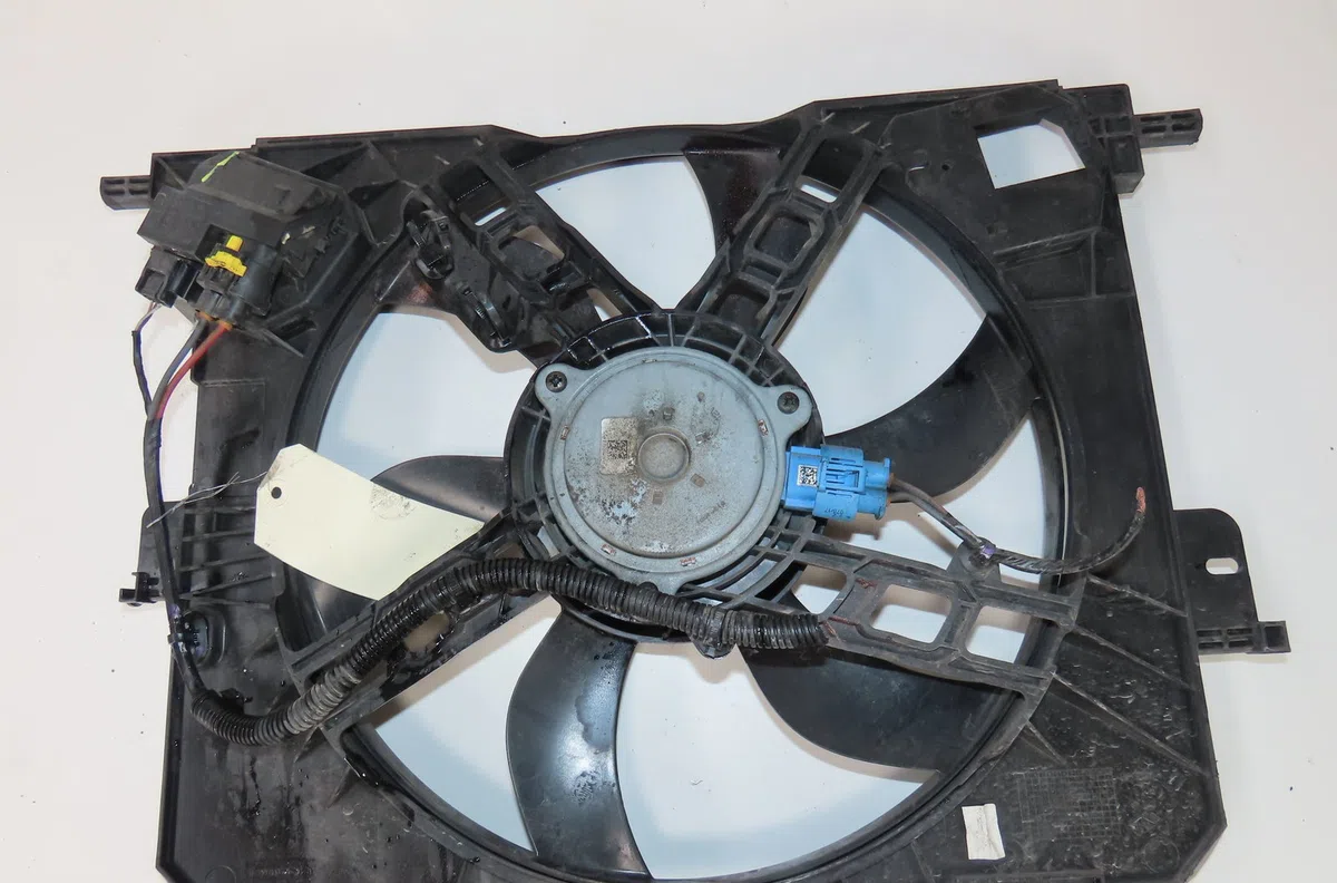 Moteur ventilateur radiateur Renault TWINGO III (BCM_, BCA_) 0.9 tce 90 (2014) 5 portes occasion