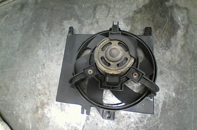 Moteur ventilateur radiateur Smart FORTWO Coupé (450) 0.7 (450.352, 450.332) (2004-2007) occasion