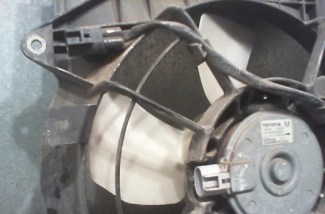 Moteur ventilateur radiateur TOYOTA AVENSIS 2004 occasion