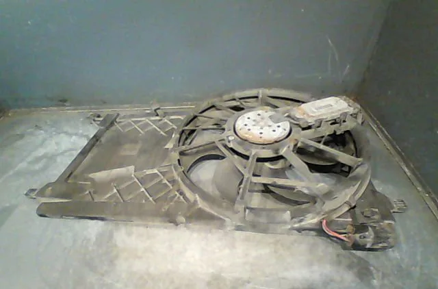 Moteur ventilateur radiateur VOLVO C30 Phase 1 12-2006--12-2009 occasion