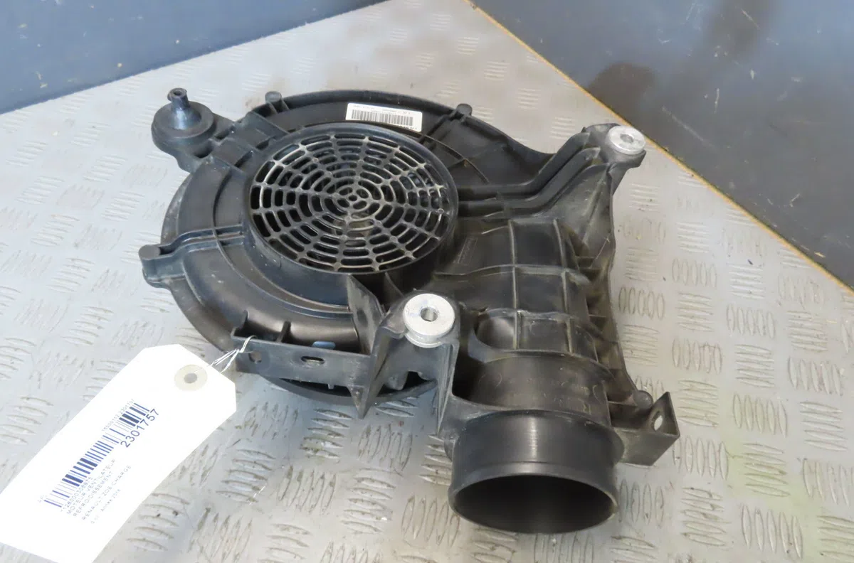 Moteur ventilateur refroidissement batterie de tra RENAULT ZOE 2016 occasion