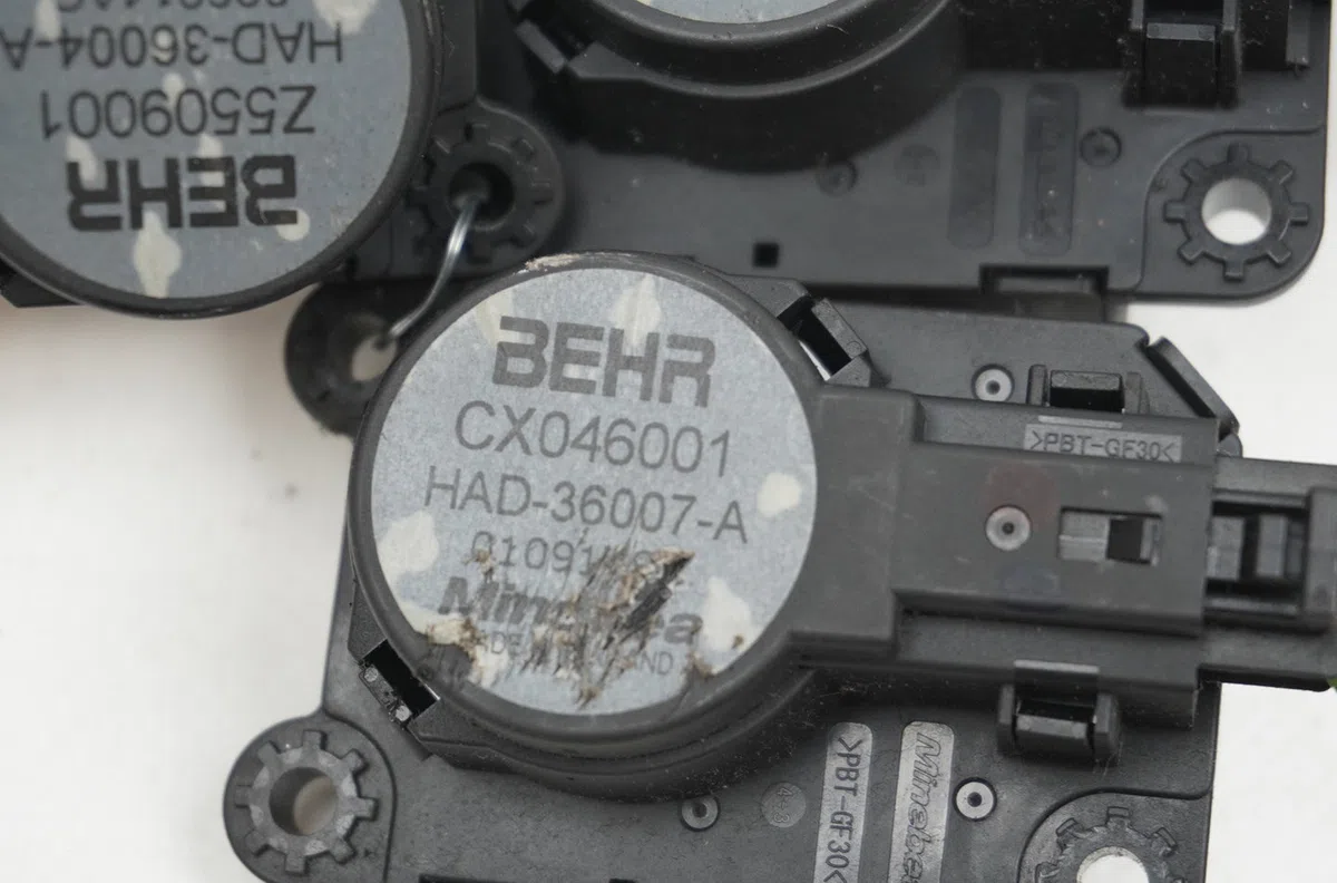 Moteur volet de chauffage Citroen C3 II (SC_) 1.4 hdi 70 (sc8hzc, sc8hr0, sc8hp4) (2009) 5 portes occasion