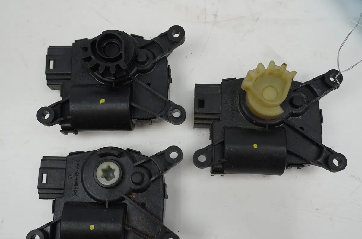 Moteur volet de chauffage Fiat 500L (351_, 352_) 1.6 d multijet (199lye1b) (2013) occasion