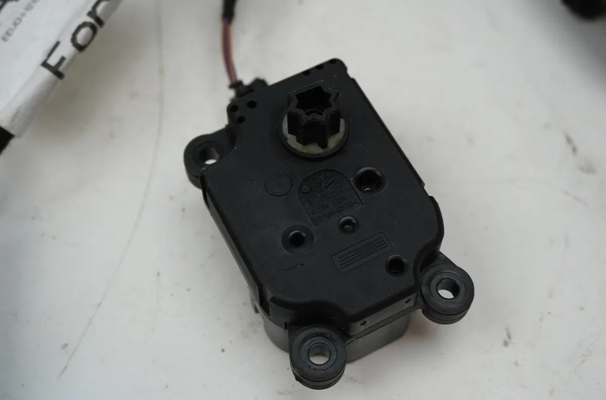 Moteur volet de chauffage Ford MONDEO IV (BA7) 2.0 tdci (2007-2015) occasion