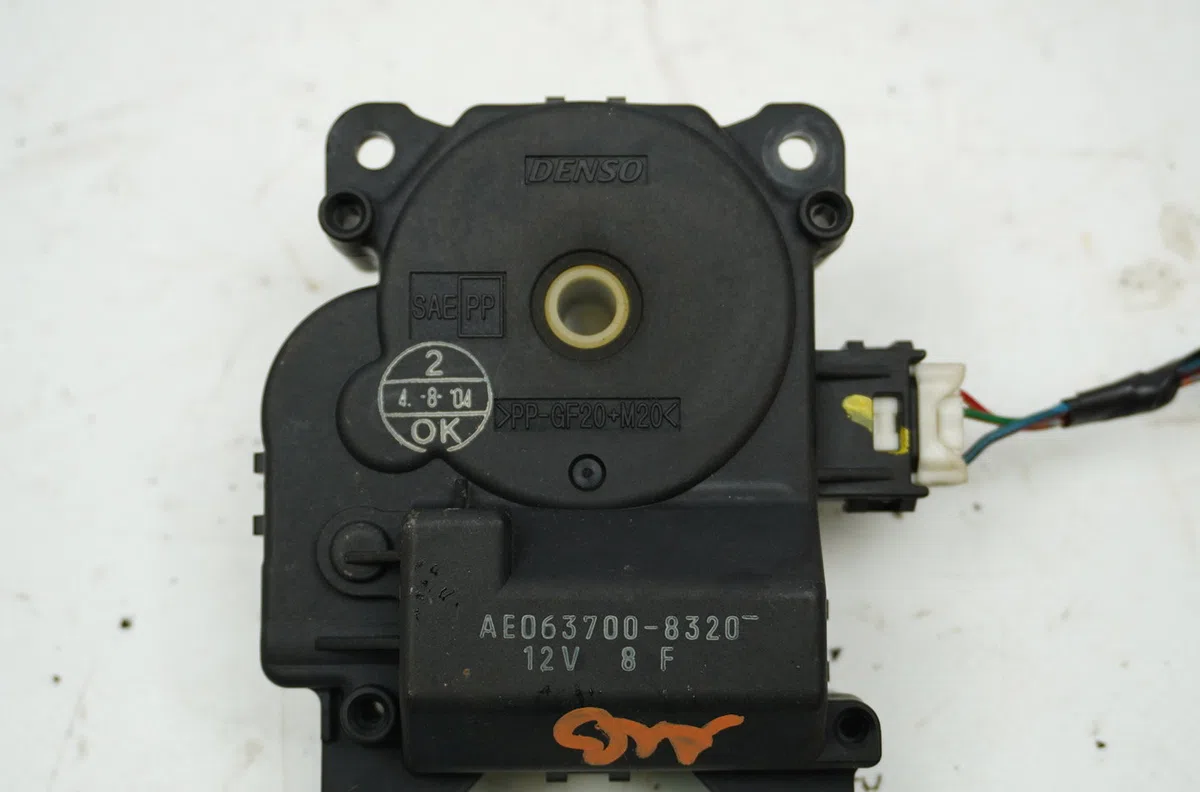 Moteur volet de chauffage Mitsubishi COLT VI (Z3_A, Z2_A) 1.3 (z21a) (2004-2012) occasion