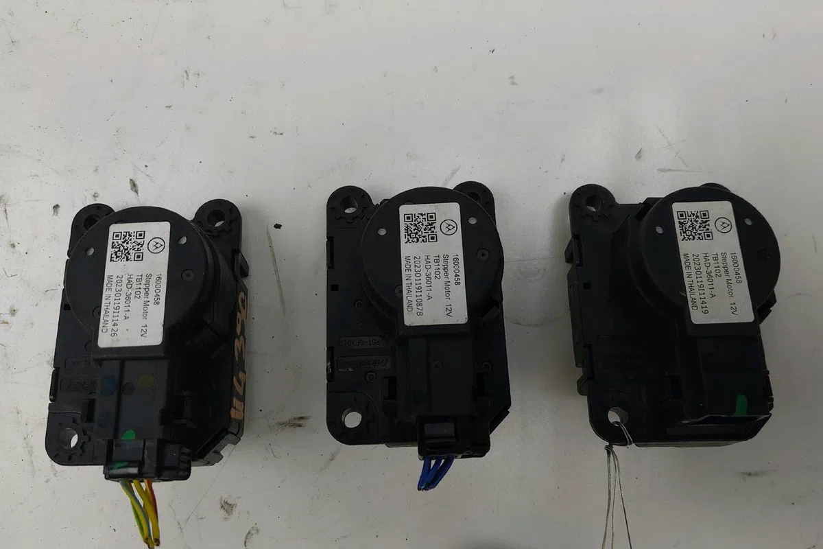 Moteur volet de chauffage Opel CORSA F 1.2 (68) (2019) occasion