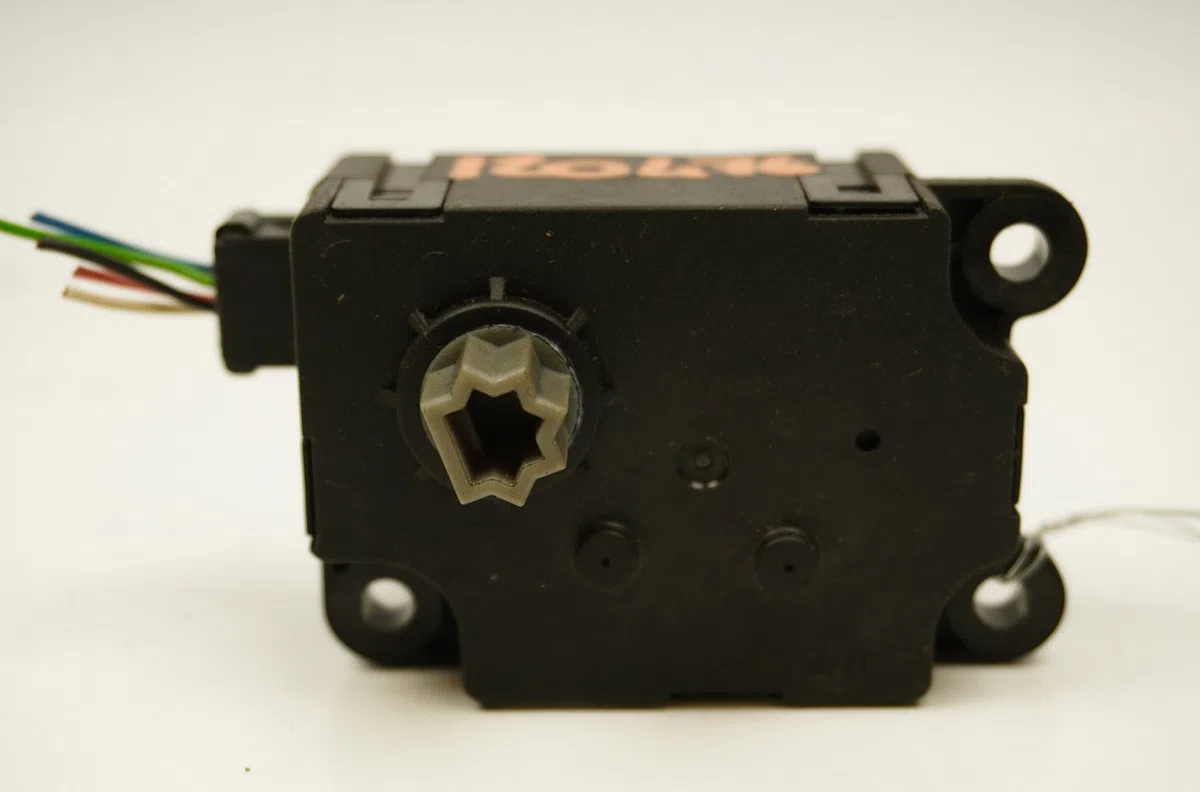Moteur volet de chauffage Peugeot 2008 I (CU_) 1.6 bluehdi 100 (2015) occasion