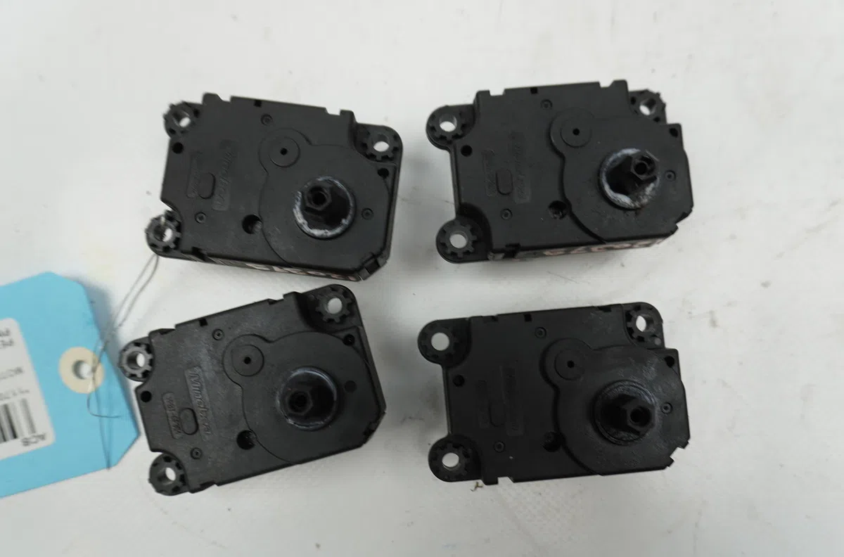 Moteur volet de chauffage Peugeot 3008 SUV (MC_, MR_, MJ_, M4_) 1.5 bluehdi 130 (2018) 5 portes occasion