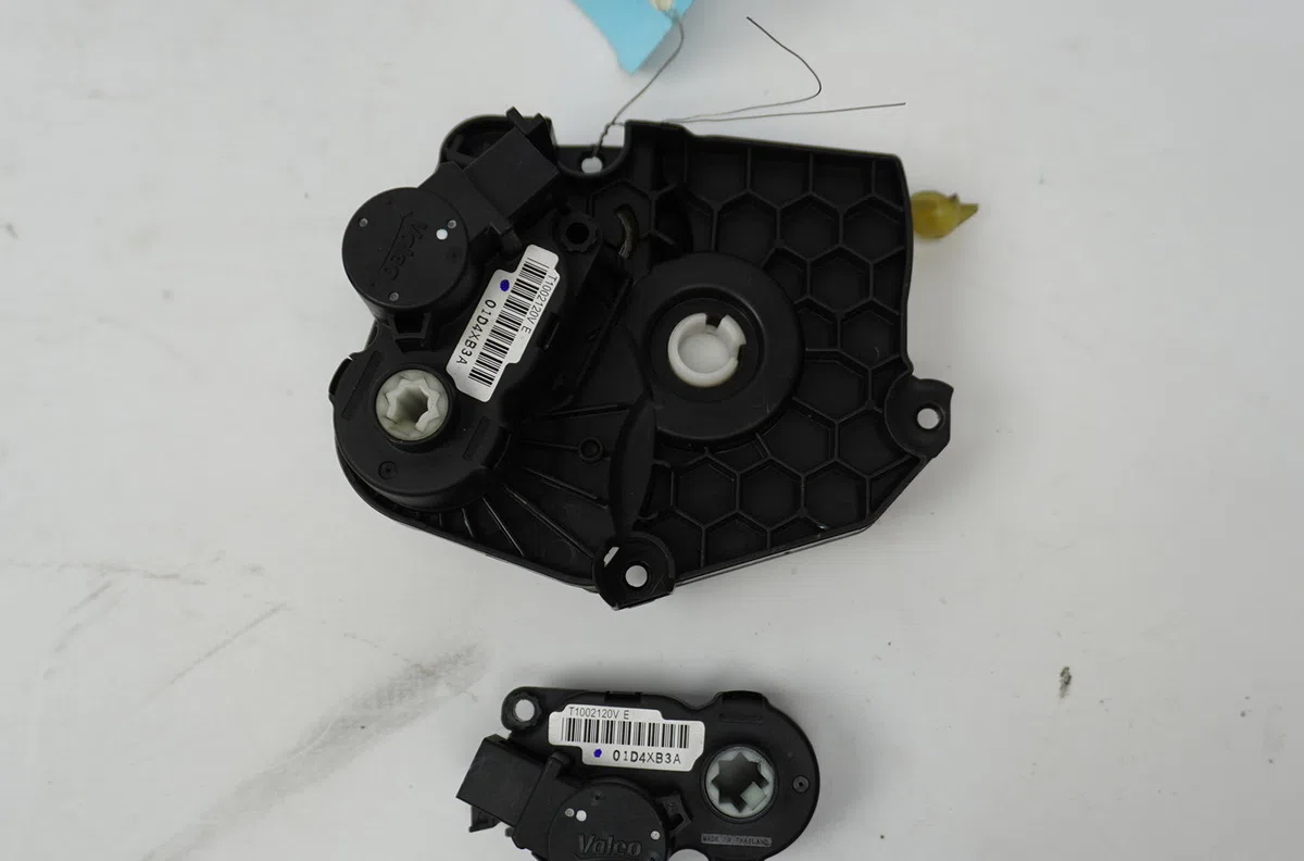Moteur volet de chauffage Peugeot 508 SW I (8E_) 2.0 bluehdi 150 (2014-2018) occasion