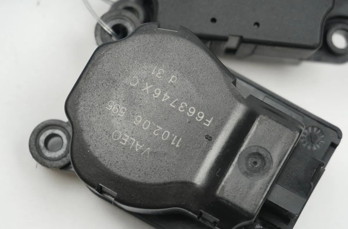 Moteur volet de chauffage Renault MEGANE II (BM0-1_, CM0-1_) 1.6 16v (2006-2008) occasion