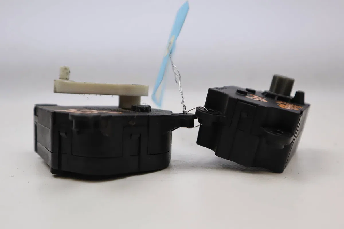 Moteur volet de chauffage Renault TWINGO II (CN0_) 1.2 16v (cn04, cn0a, cn0b) (2007-2014) 3 portes occasion