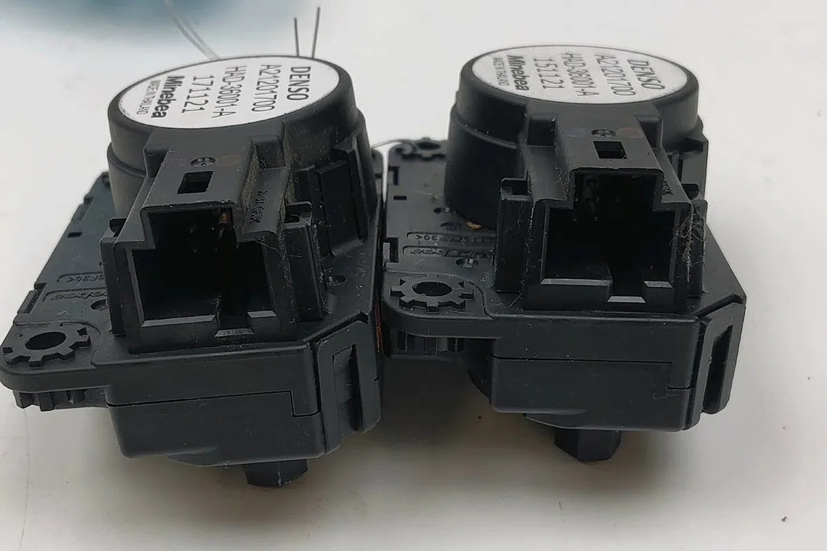 Moteur volet de chauffage Renault ZOE (BFM_) Zoe (bfmc, bfmd) (2019) occasion