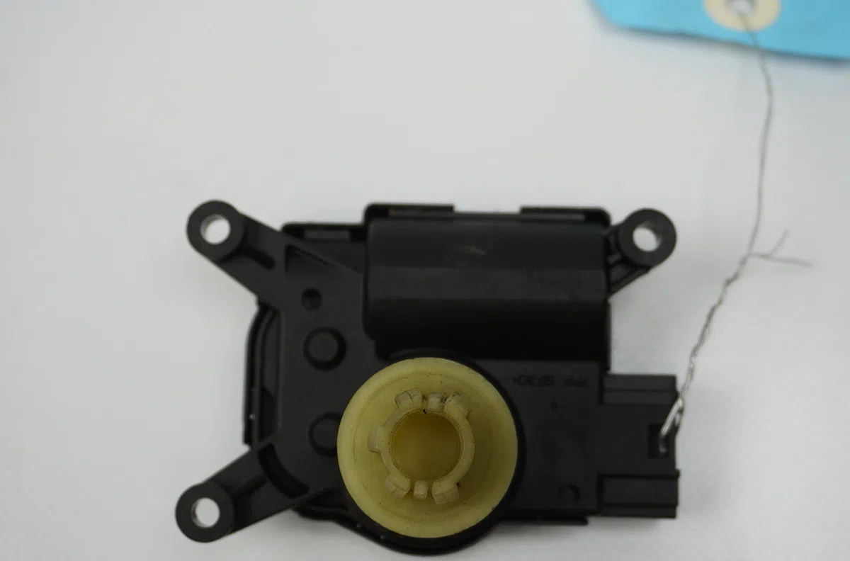 Moteur volet de chauffage Volkswagen POLO VI (AW1, BZ1, AE1) 1.0 tsi (2017) occasion