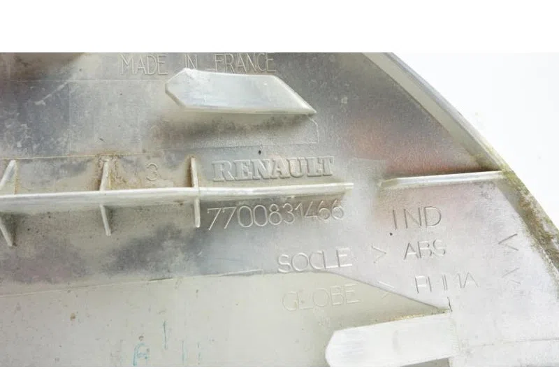 Optique avant secondaire gauche (feux)(clignotant) pour RENAULT MEGANE 1...