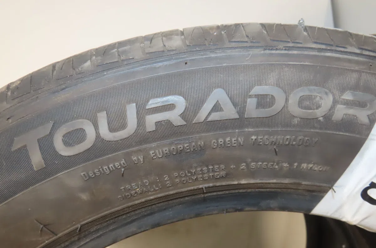 Paire de pneus Ford GRAND C-MAX (DXA-CB7, DXA-CEU) 1.6 tdci (2010-2019) occasion