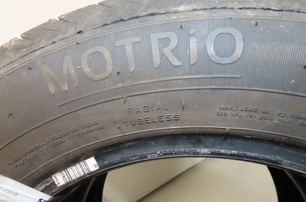 Paire de pneus Renault LAGUNA III (BT0-1) 1.5 dci (bt00, bt0a, bt0t, bt1j) (2007-2015) 5 portes occasion