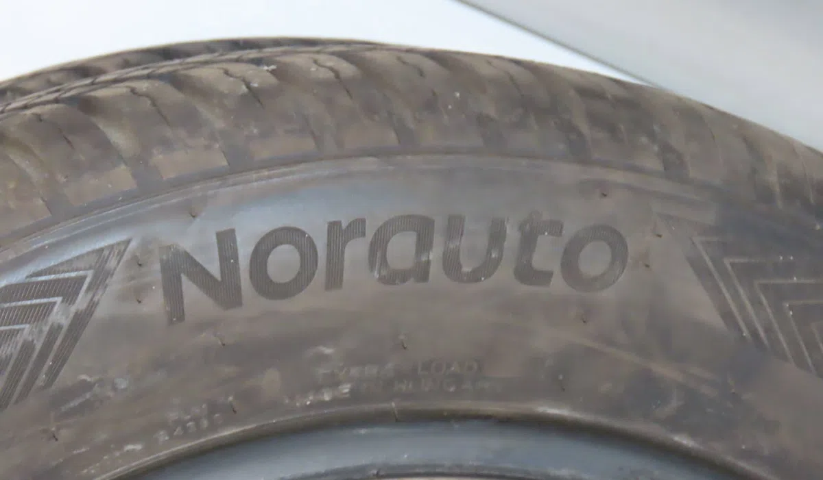 Paire de pneus Toyota YARIS (_P13_) 1.5 hybrid (nhp130_) (2012) occasion
