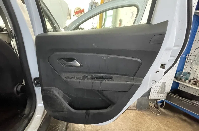 Panneau de porte arriere droit pour DACIA DUSTER 2 PHASE 2