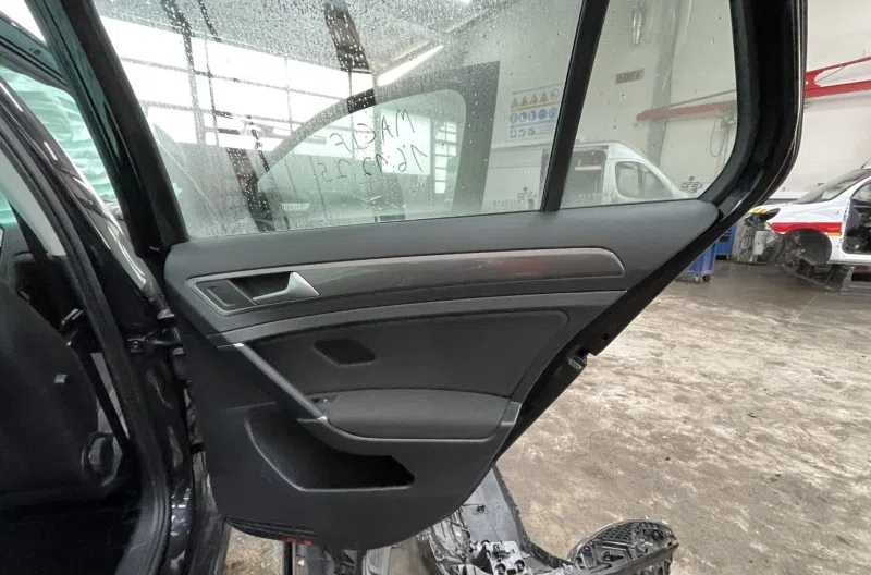 Panneau de porte arriere droit pour VOLKSWAGEN GOLF 7 PHASE 2
