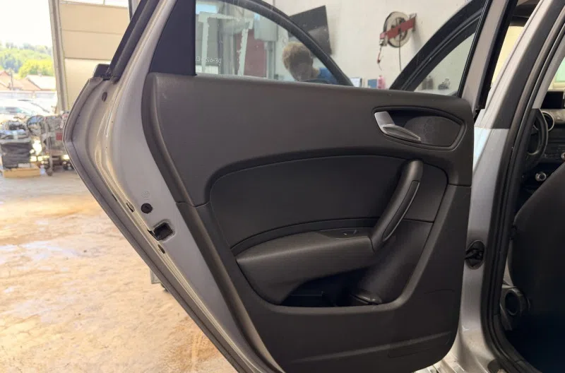 Panneau de porte arriere gauche pour AUDI A1 1 SPORTBACK PHASE 1