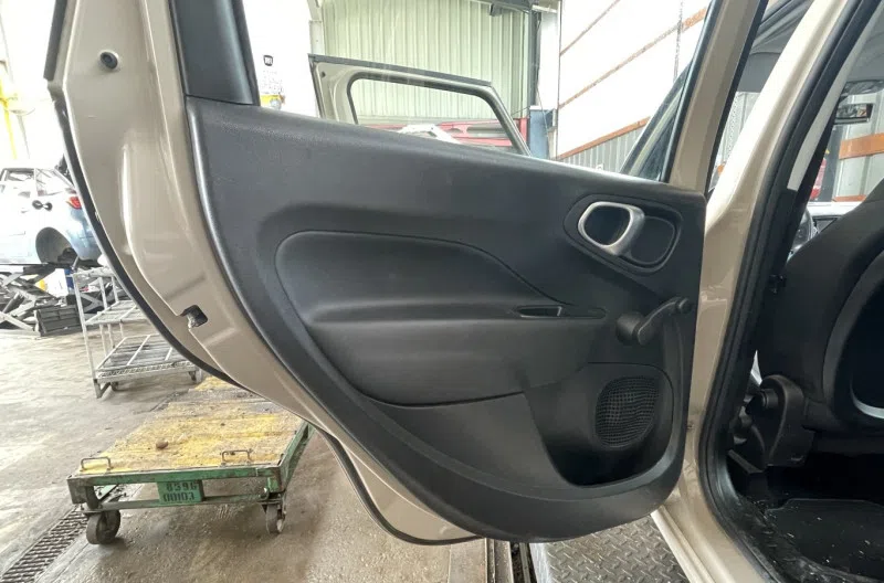 Panneau de porte arriere gauche pour FIAT 500L PHASE 2