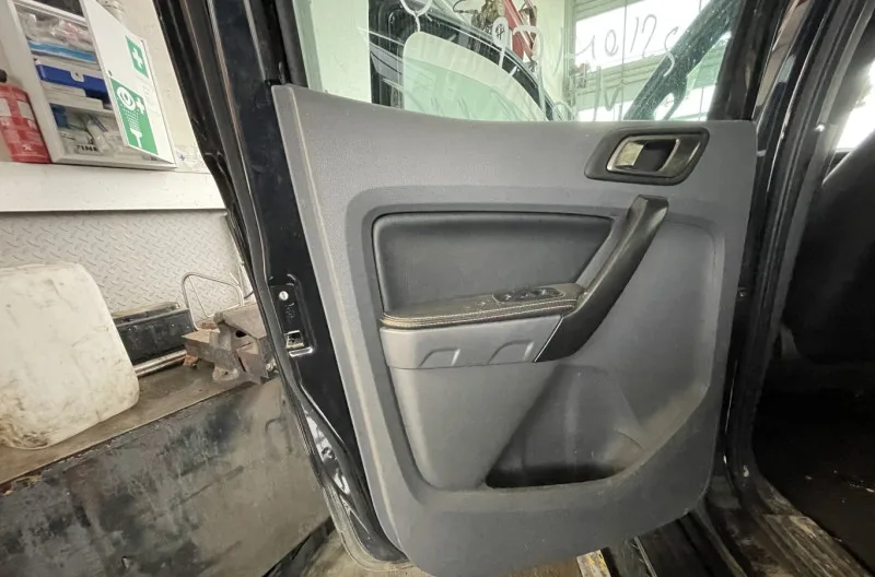 Panneau de porte arriere gauche pour FORD RANGER 4 PHASE 2