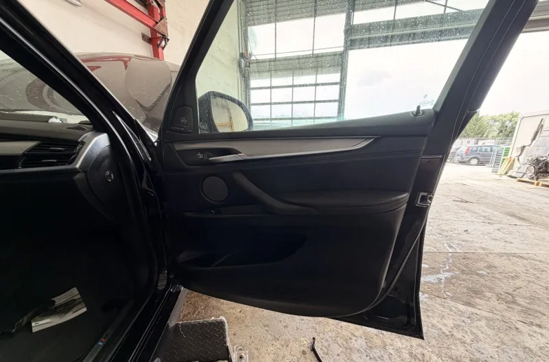 Panneau de porte avant droit pour BMW X5 F15