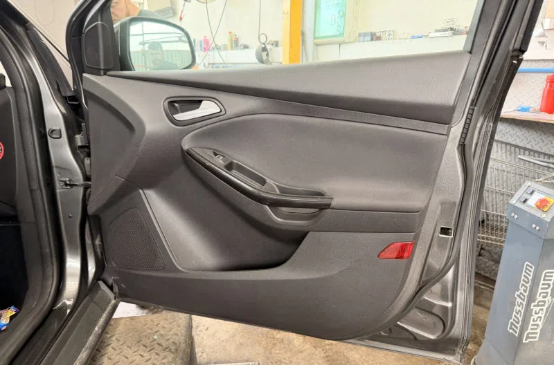 Panneau de porte avant droit pour FORD FOCUS 3 PHASE 2
