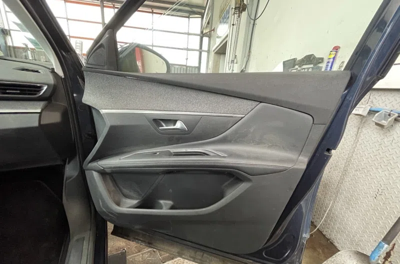 Panneau de porte avant droit pour PEUGEOT 5008 2 PHASE 1